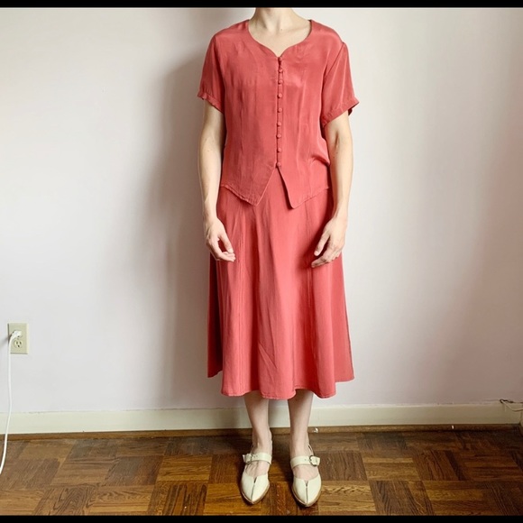 rose coloured two piece blouse and midi skirt set - Picture 3 of 5